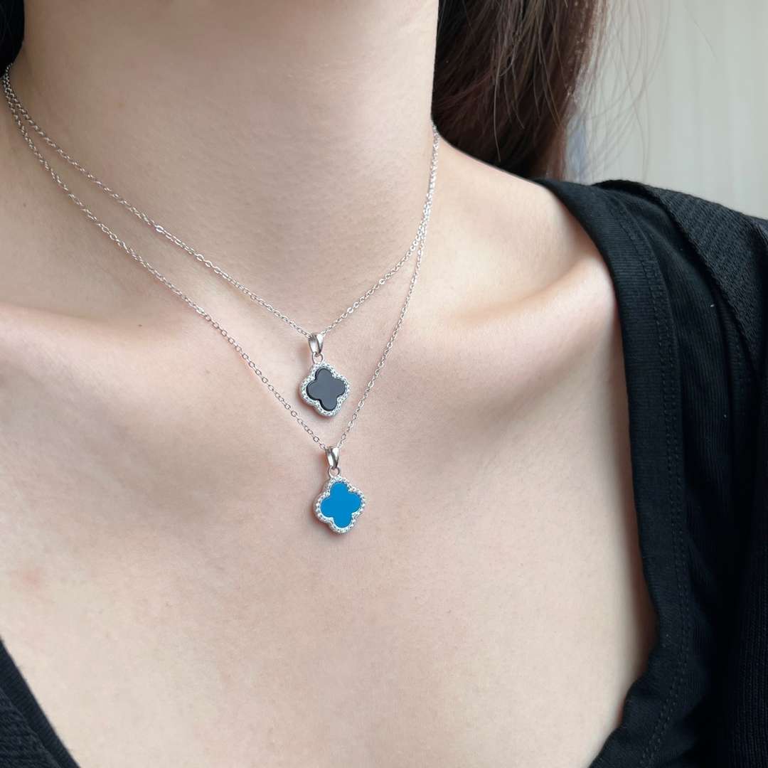 [Amore]Dainty Flower Shape Necklace