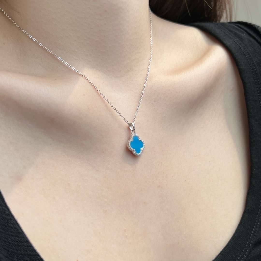 [Amore]Dainty Flower Shape Necklace