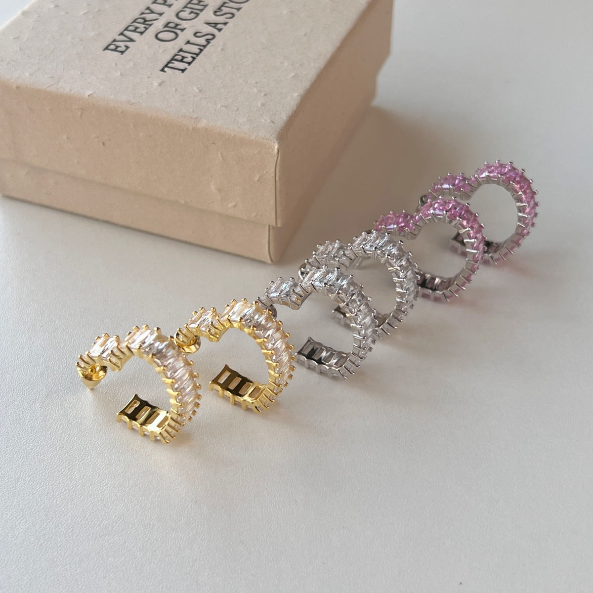 [Amore]Radiant Heart Cutout Earrings