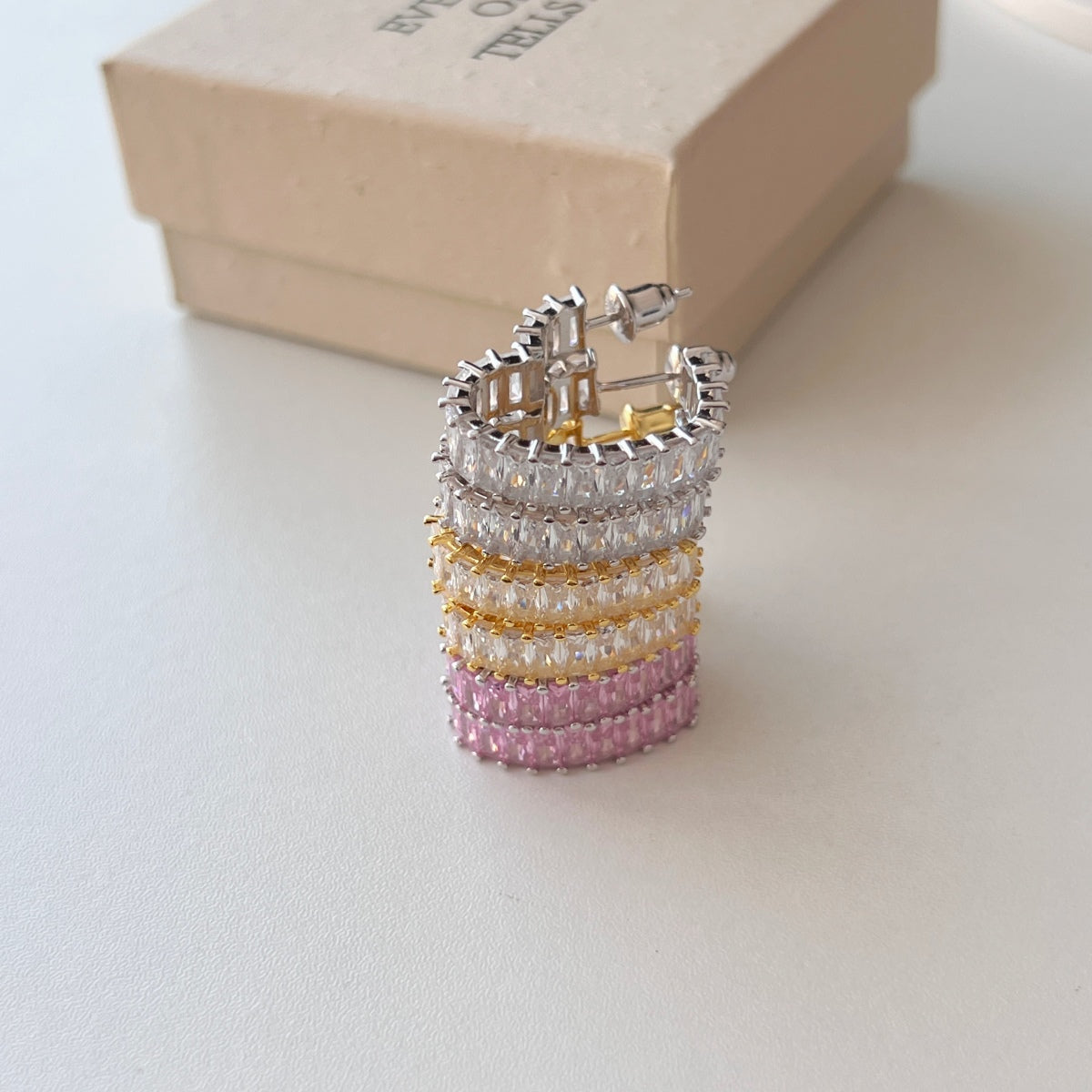 [Amore]Radiant Heart Cutout Earrings