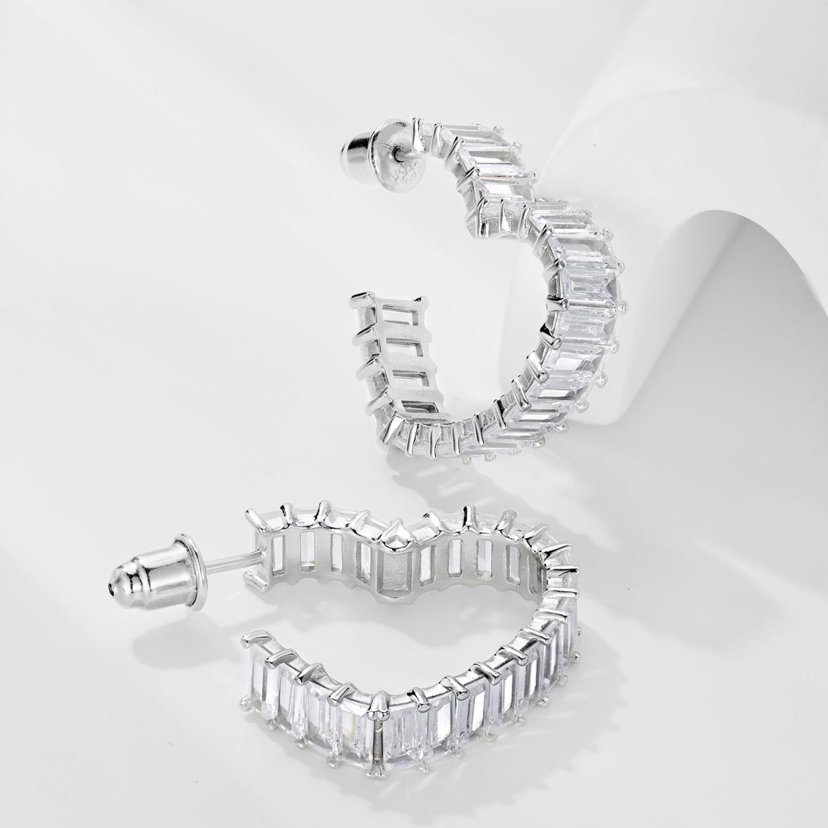 [Amore]Radiant Heart Cutout Earrings