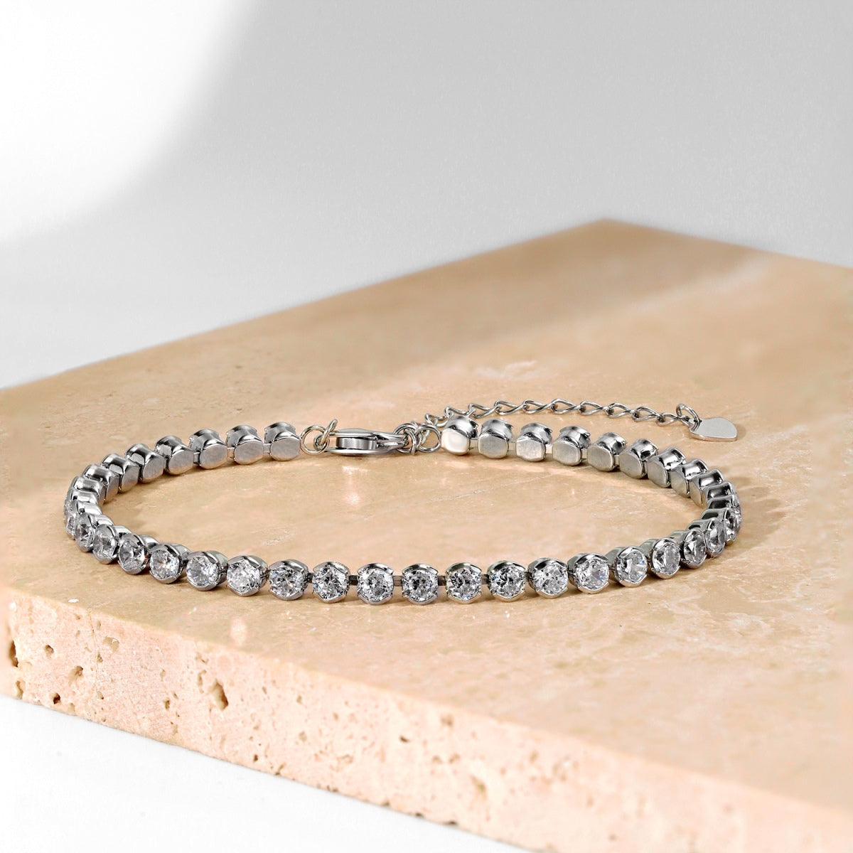 [Amore]Dazzling Sparkling Round Cut Daily Bracelet