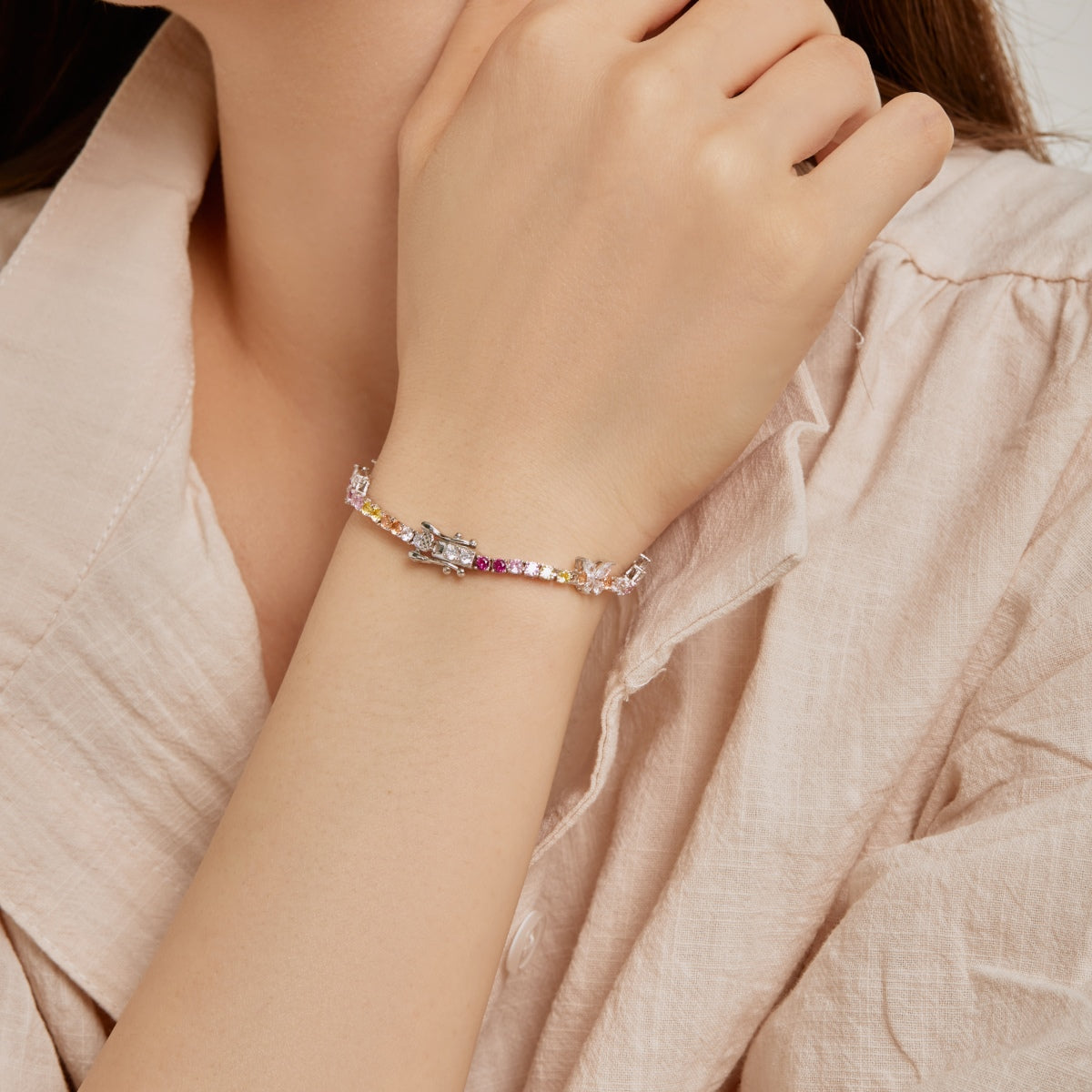 [Amore]Ornate Colorful Butterfly Shape Round Cut Daily Bracelet