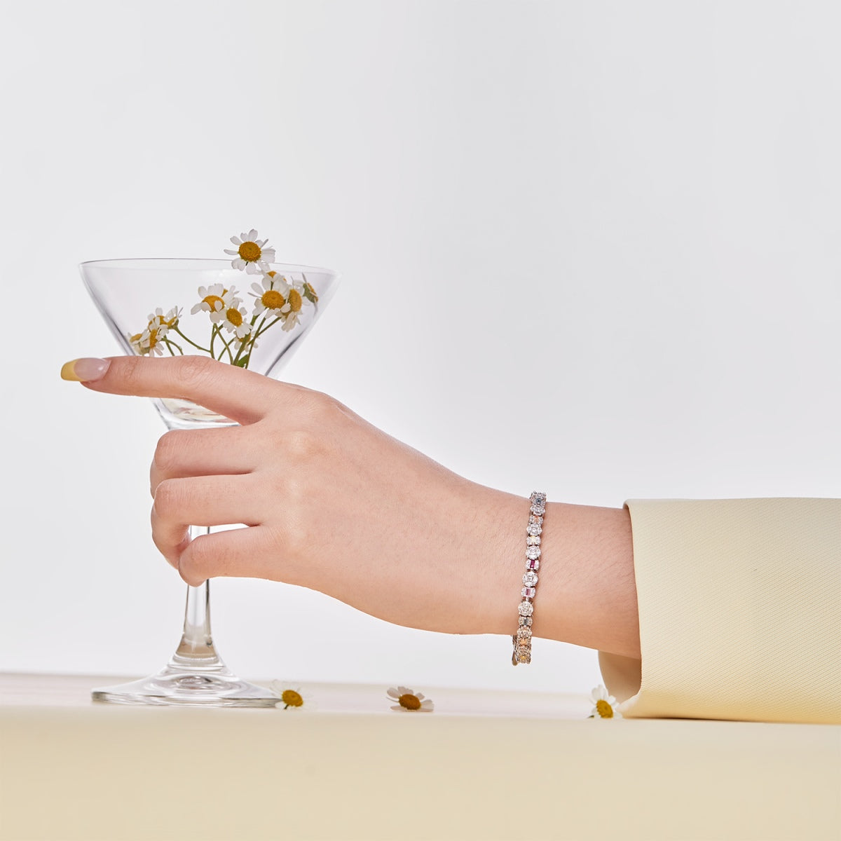 [Amore]Dazzling Radiant Multi Cut Daily Bracelet