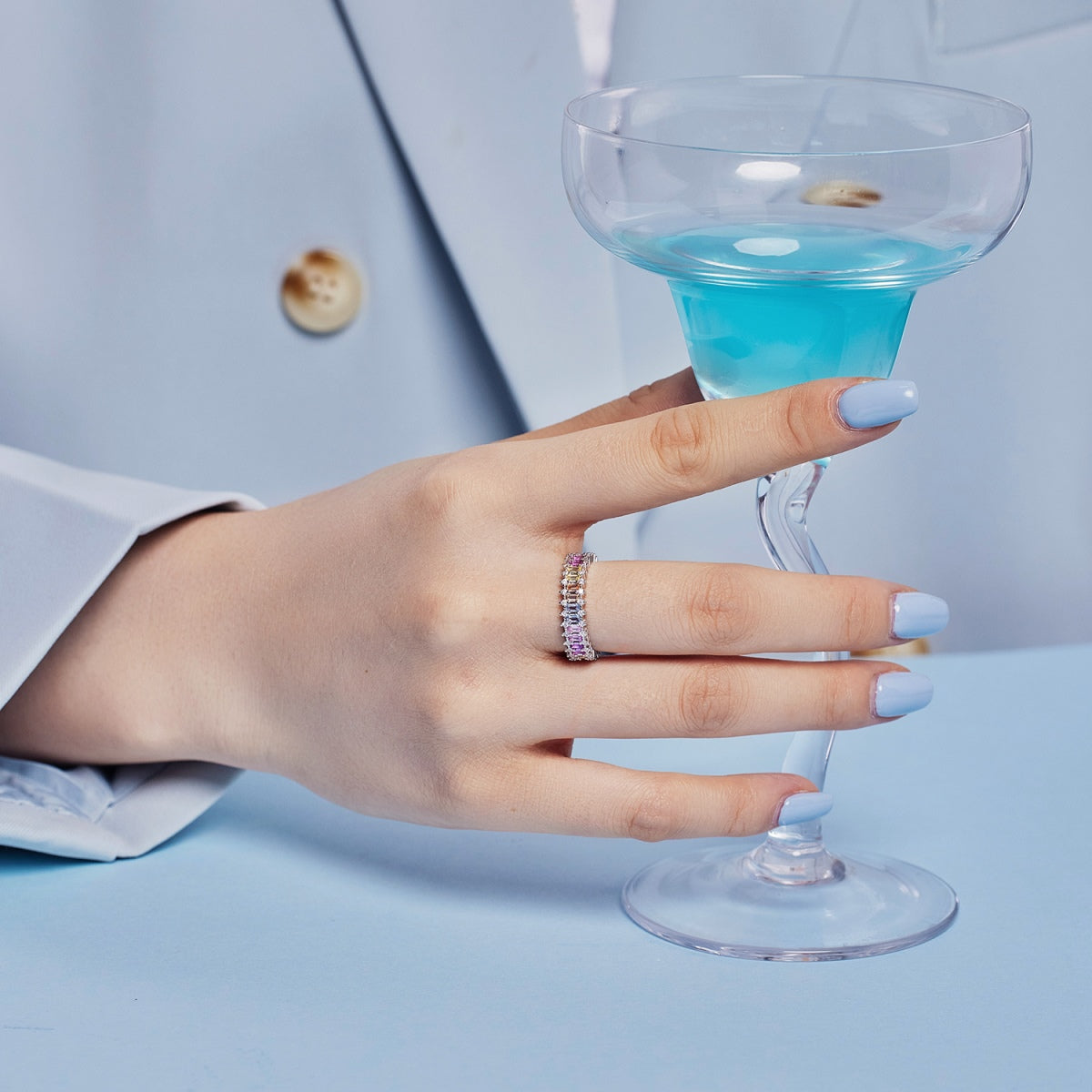 [Amore]Splashy Ornate Emerald Cut Cocktail Ring
