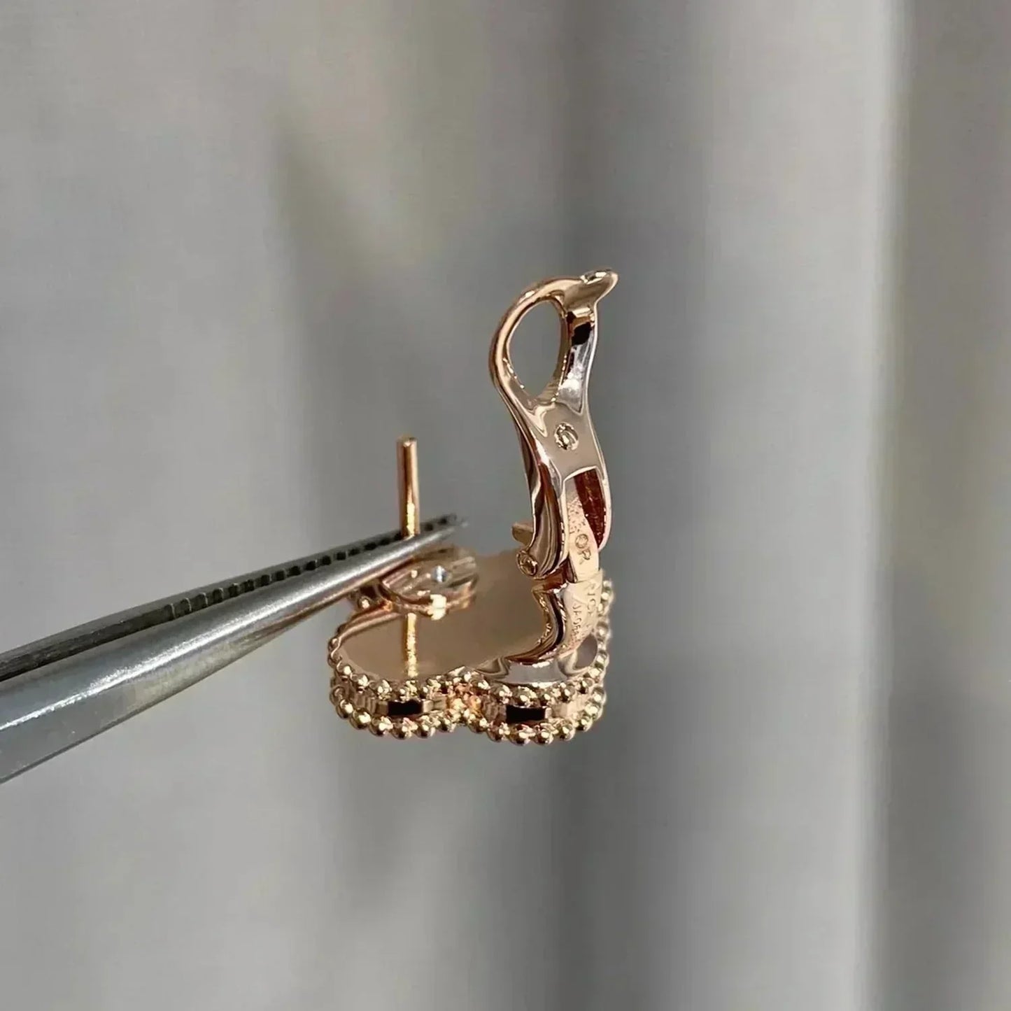 [Amore]CLOVER MEDIUM 1 MOTIFS  PINK MOP DIAMOND EARRINGS
