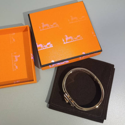 [Amore]H RED BRACELET