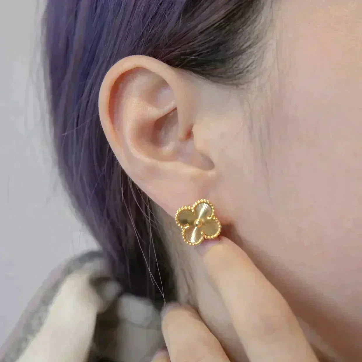 [Amore]CLOVER MEDIUM 1 MOTIFS LASER EARRINGS