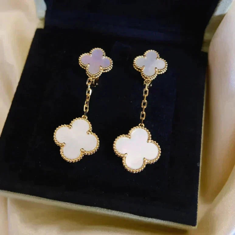 [Amore]CLOVER 2 MOTIF WHITE MOP EARRINGS