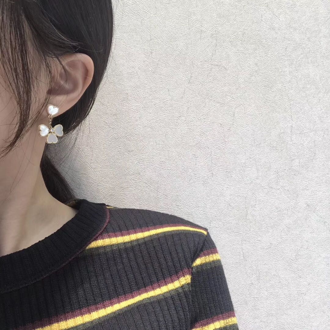 [Amore]CLOVER SWEET WHITE MOP EARRINGS
