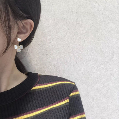 [Amore]CLOVER SWEET WHITE MOP EARRINGS