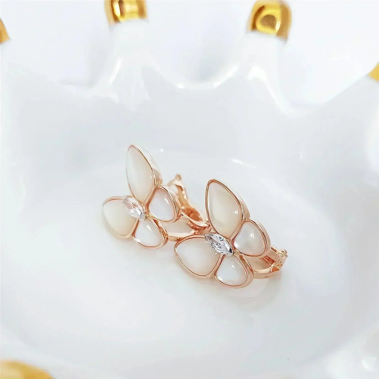 [Amore]BUTTERFLY MOP DIAMOND EARRINGS