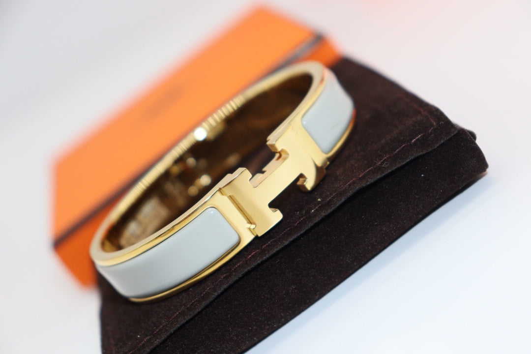 [Amore]H LIGHT BLUE BRACELET