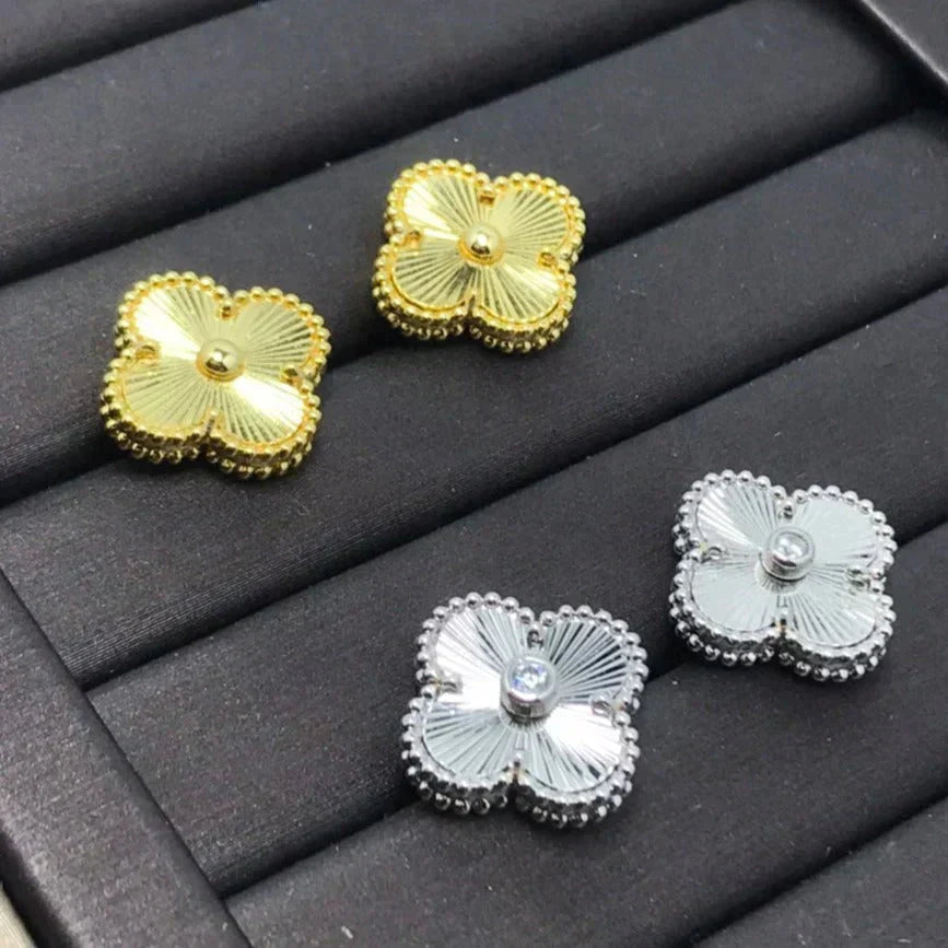 [Amore]CLOVER MINI 9.5MM LASER EARRINGS