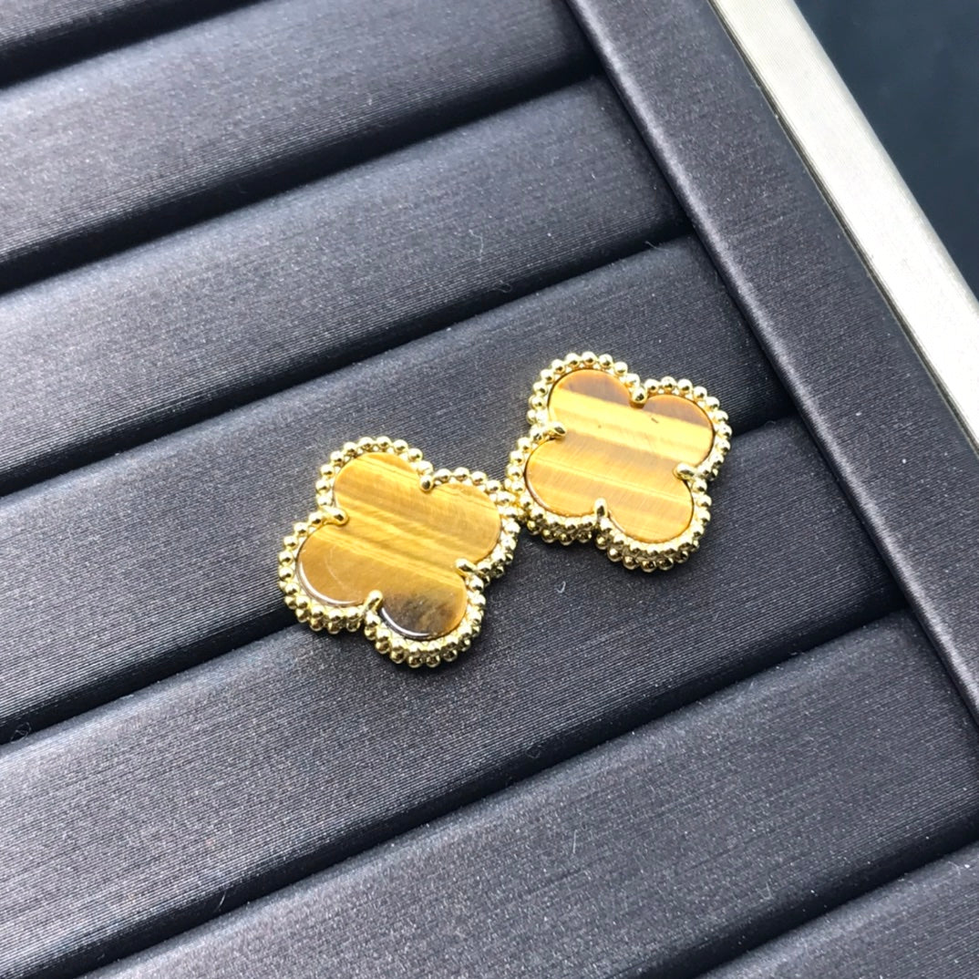 [Amore]CLOVER MEDIUM 1 MOTIFS TIGER EYE EARRINGS