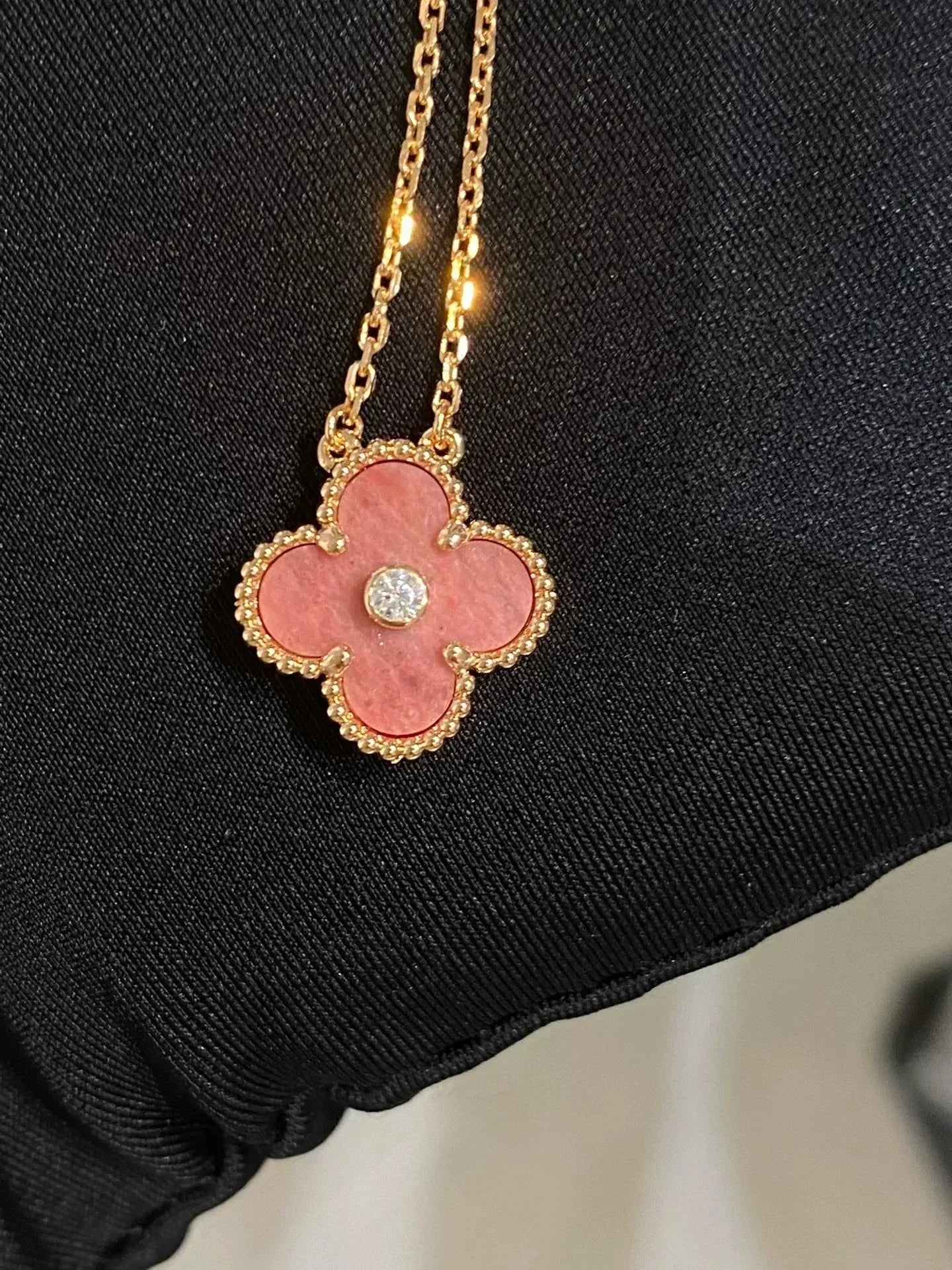 [Amore]CLOVER 15MM DIAMOND RHODONITE NECKLACE