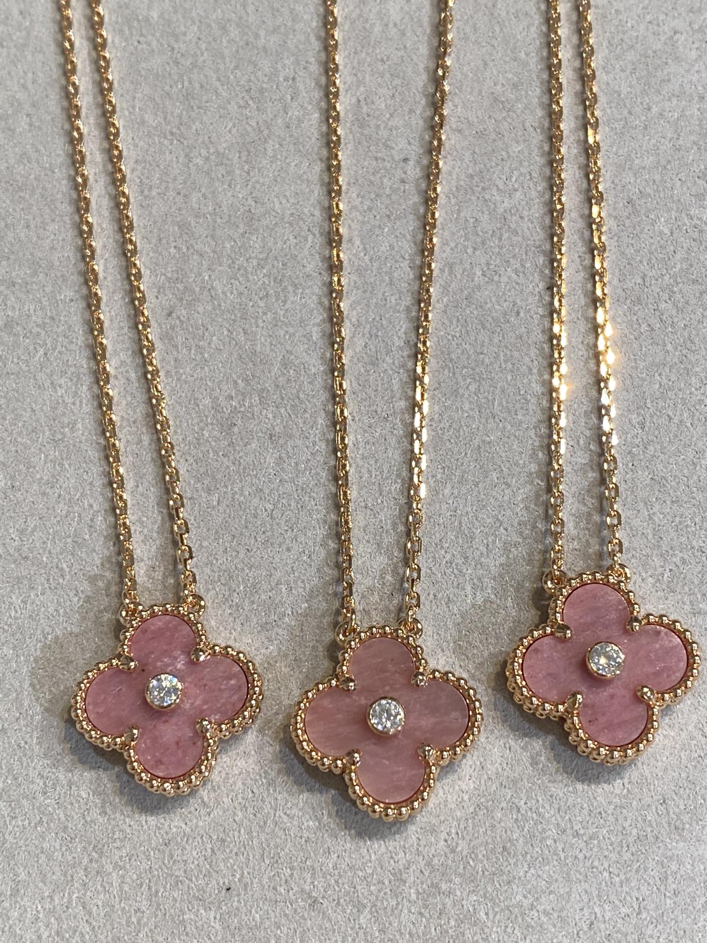 [Amore]CLOVER 15MM DIAMOND RHODONITE NECKLACE