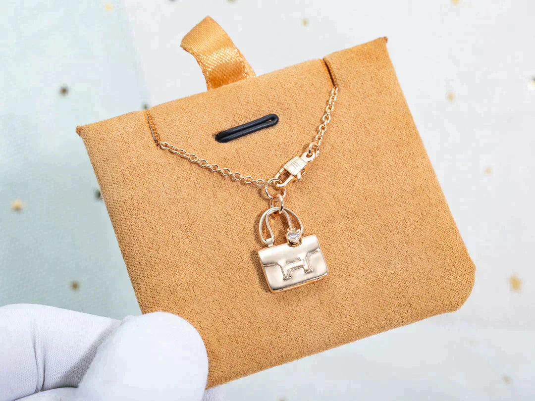[Amore]AMULETTE PEDANT ROSE GOLD NECKLACE