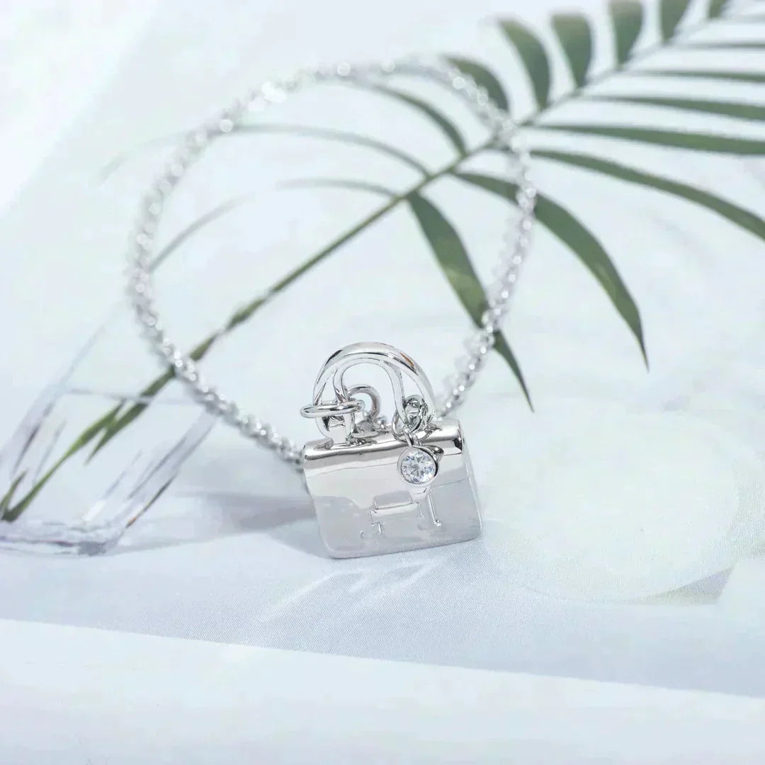 [Amore]AMULETTE PEDANT SILVER NECKLACE