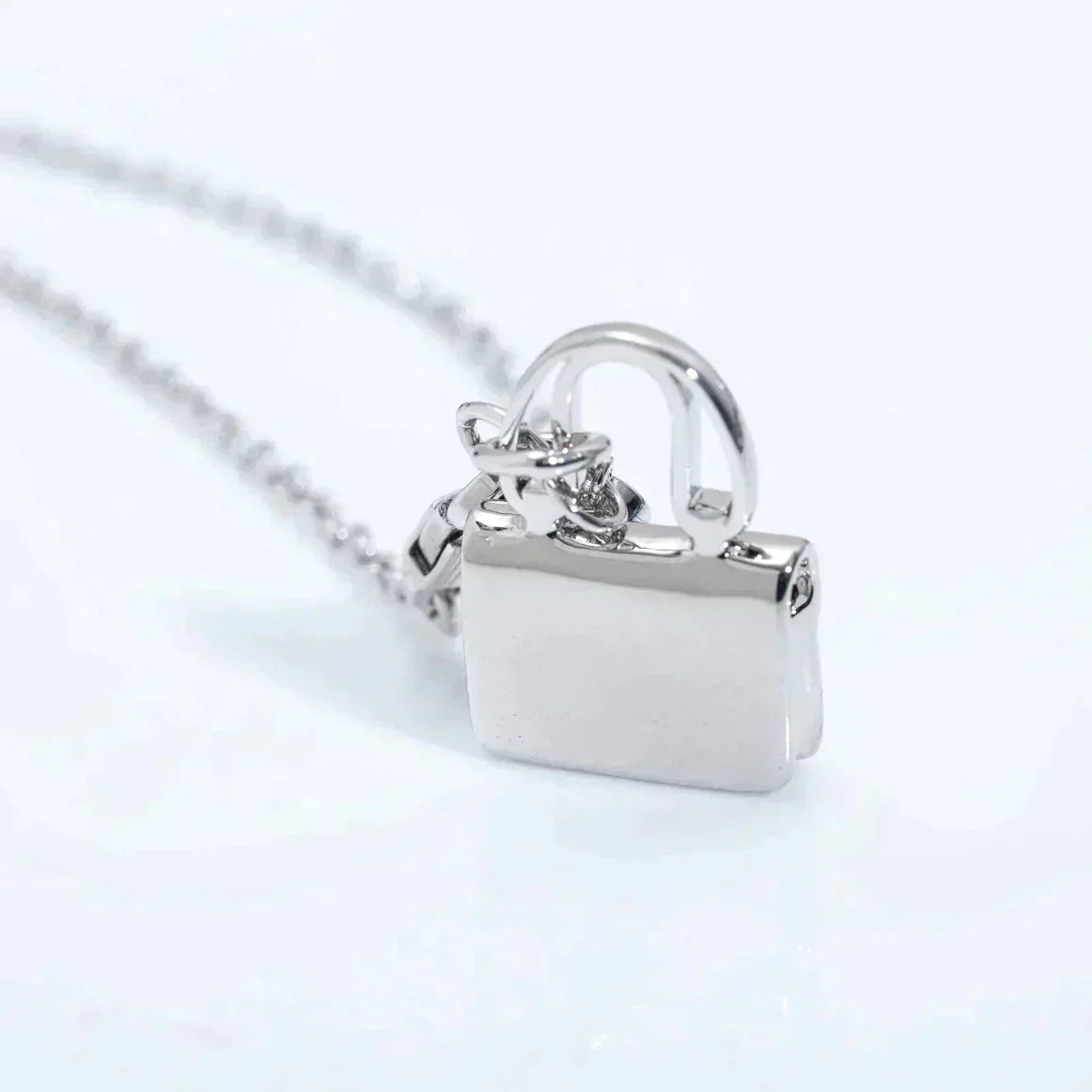 [Amore]AMULETTE PEDANT SILVER NECKLACE