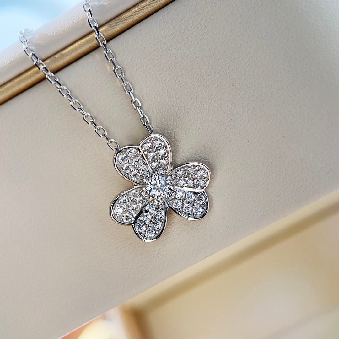 [Amore]CLOVER DIAMOND NECKLACE SILVER