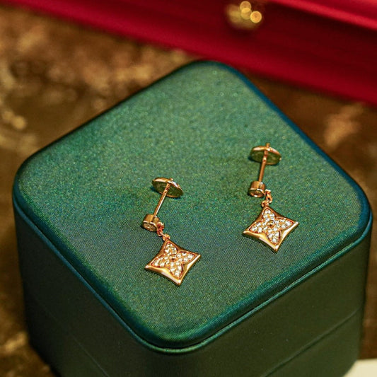 [Amore]STAR DIAMONDS EARRINGS GOLD