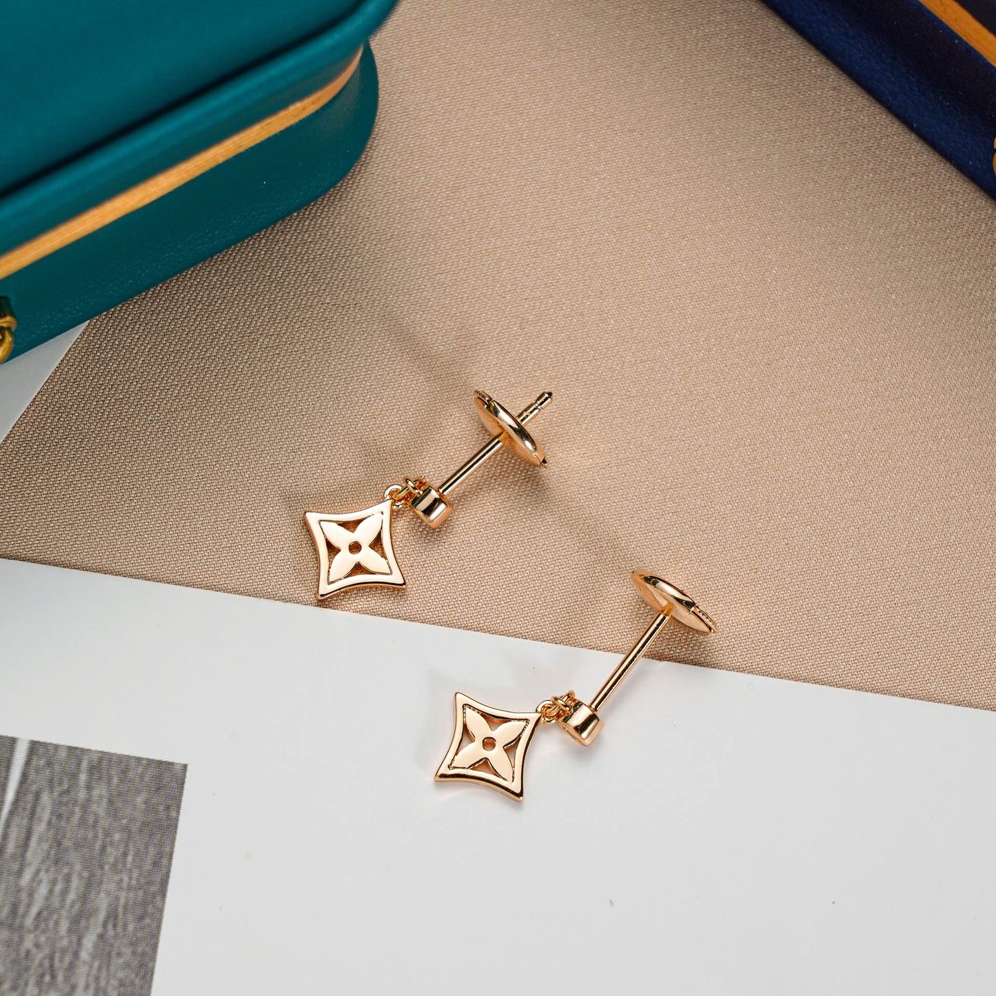 [Amore]STAR EARRINGS GOLD