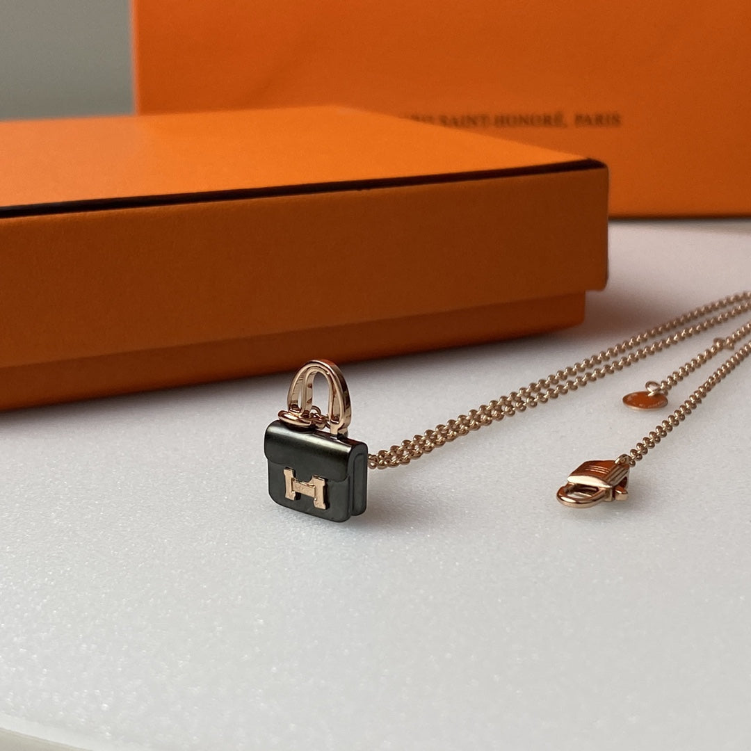 [Amore]CONSTANCE BLACK PEDANT PINK GOLD NECKLACE