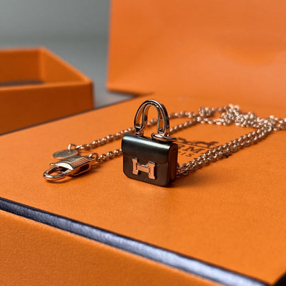 [Amore]CONSTANCE BLACK PEDANT PINK GOLD NECKLACE