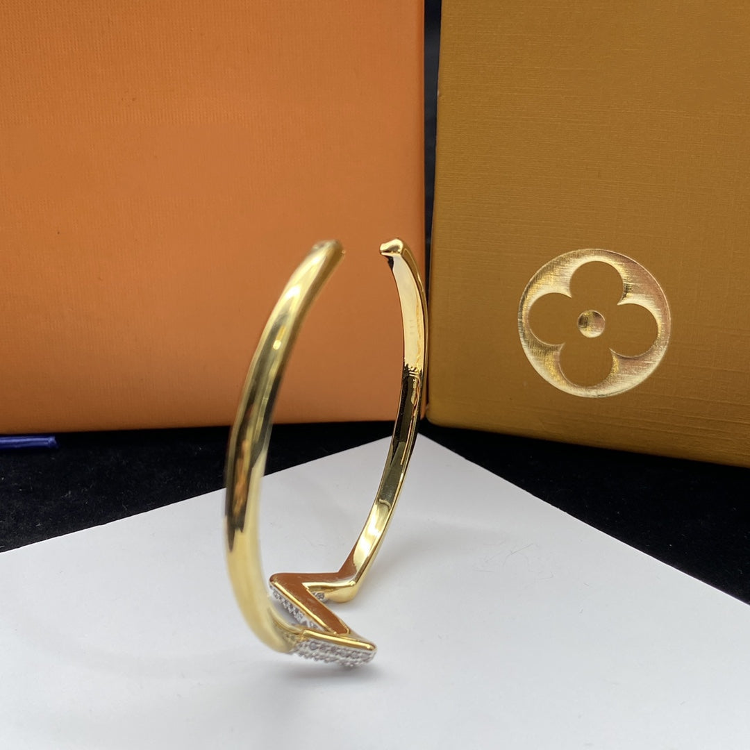 [Amore]VOLTE UPSITE DOWN DIAMOND GOLD OPEN BRACELET