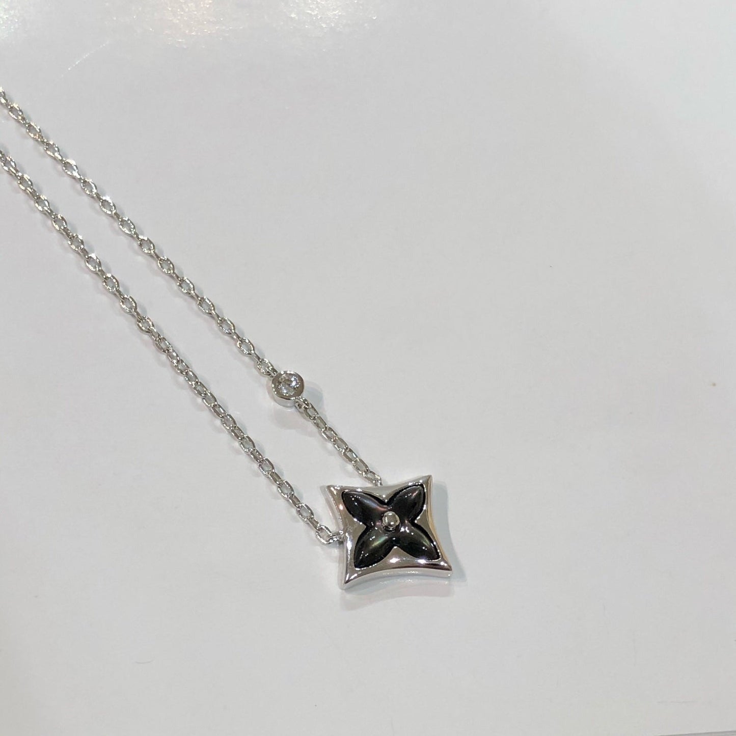 [Amore]STAR BLACK MOP NECKLACE