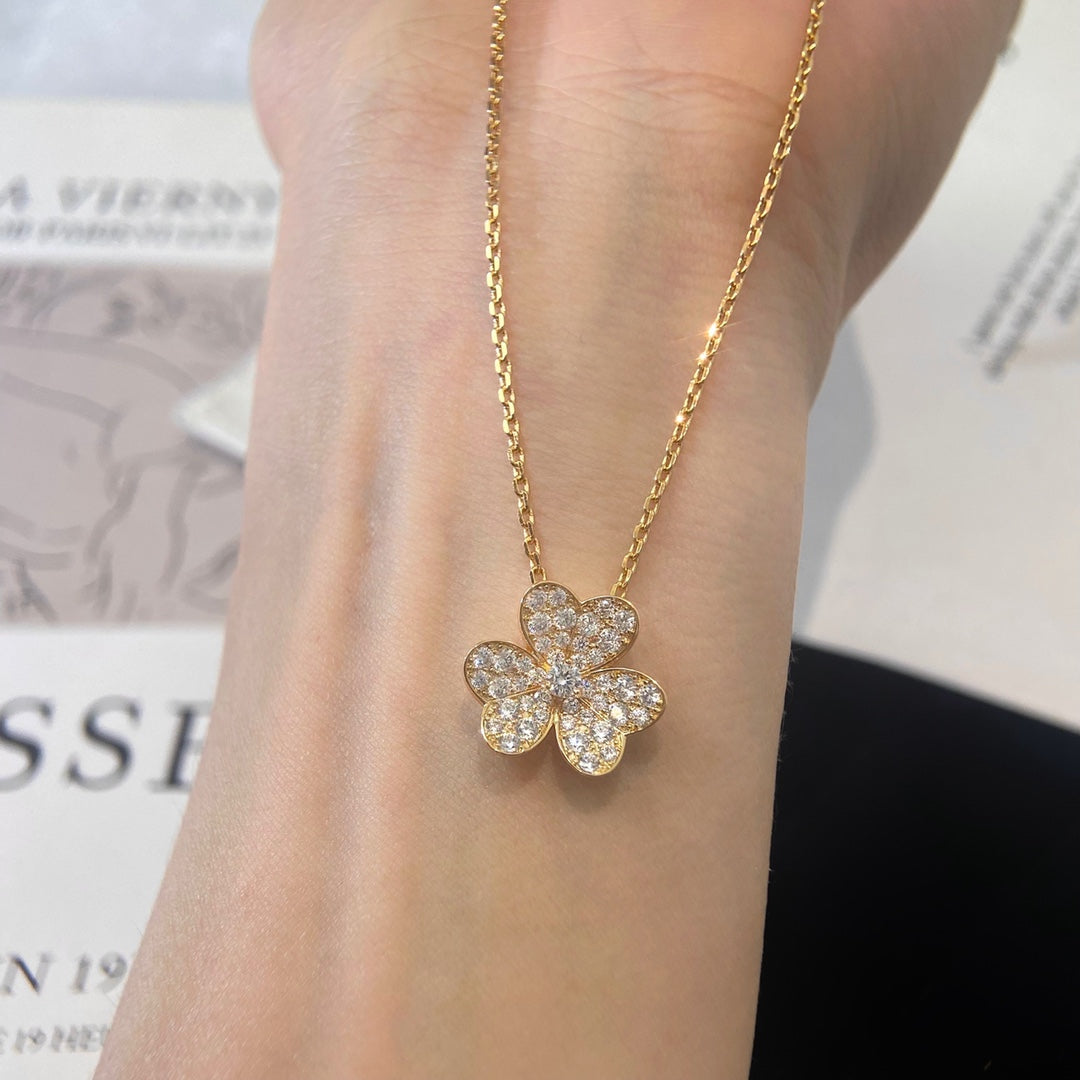 [Amore]FLOWER DIAMOND NECKLACE
