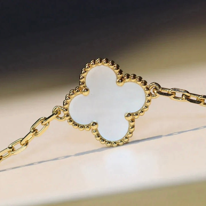 [Amore]CLOVER 20 MOTIFS WHITE MOP NECKLACE