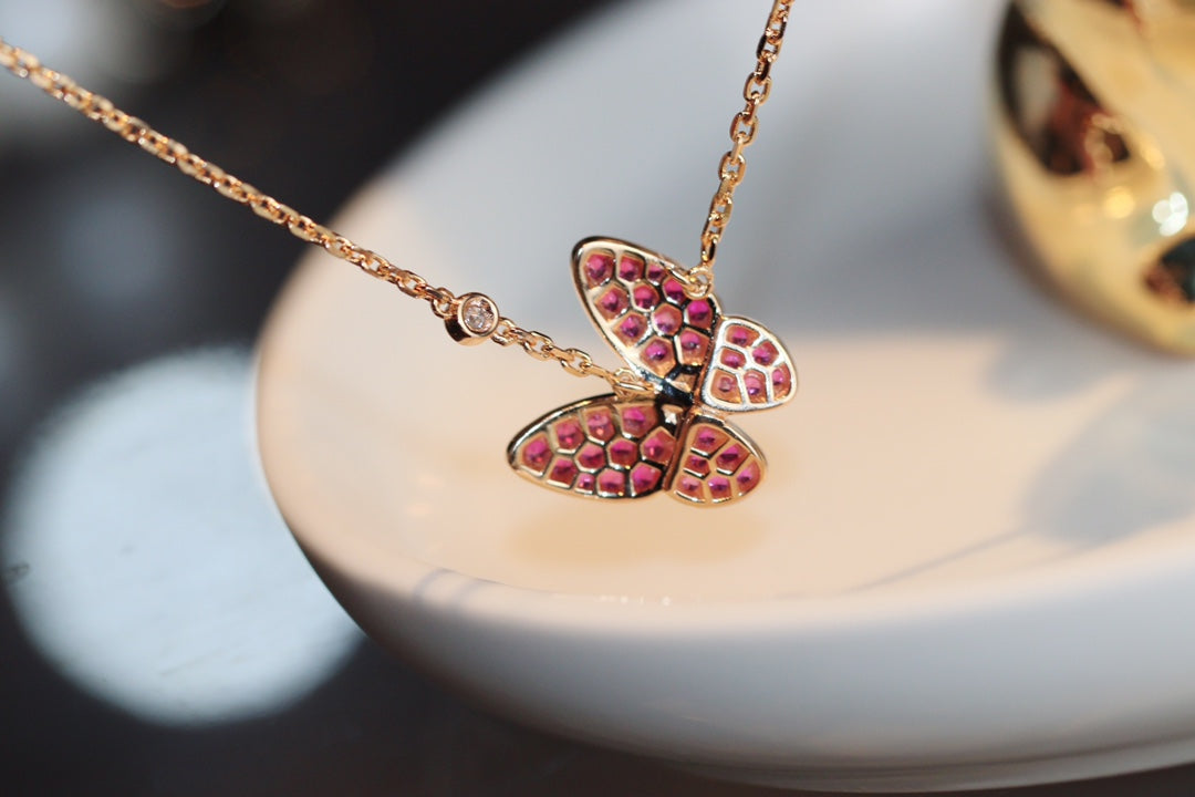 [Amore]BUTTERFLY RED DIAMOND ROSE GOLD NECKLACE