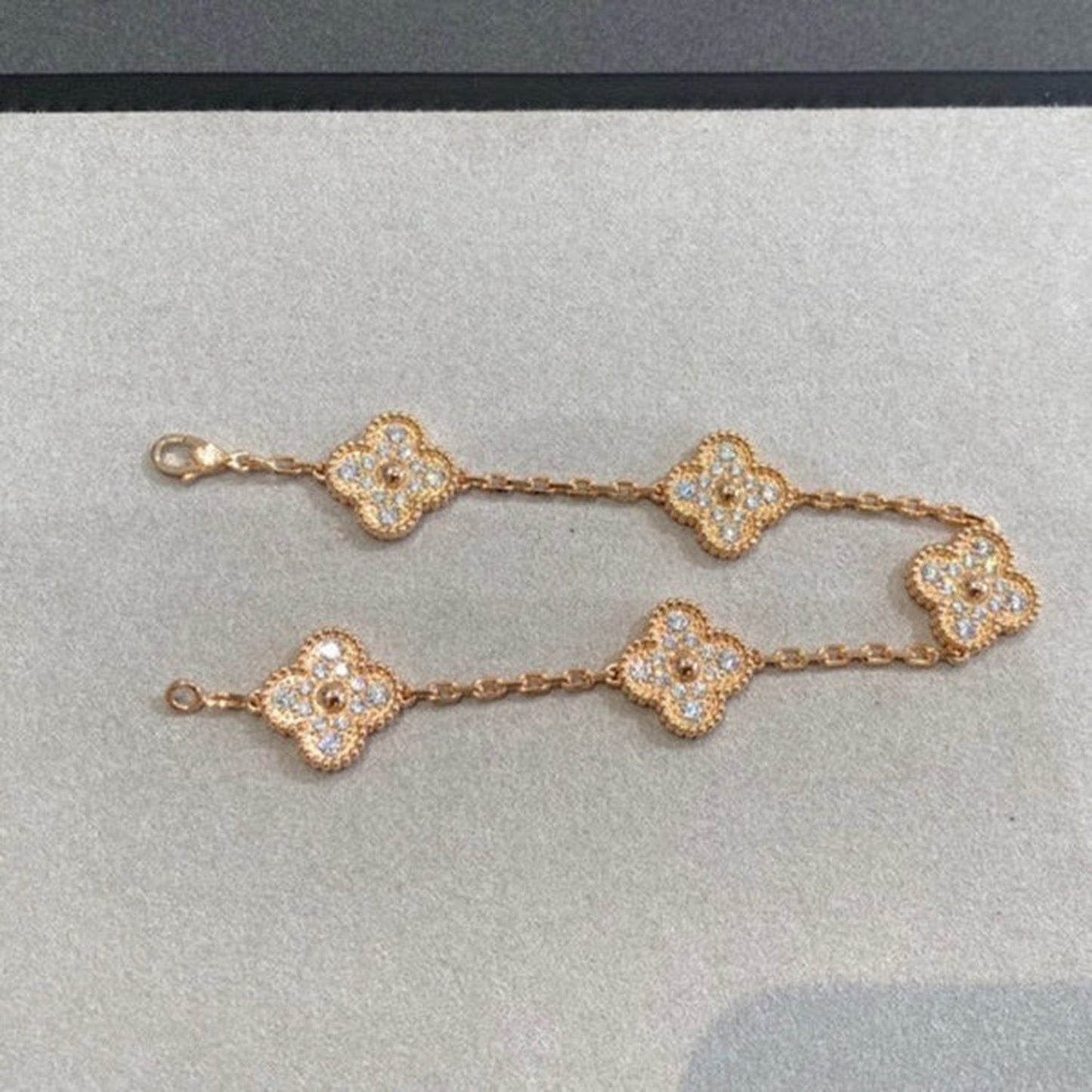 [Amore] CLOVER 5 MOTIF FULL DIAMOND BRACELET COLLECTION