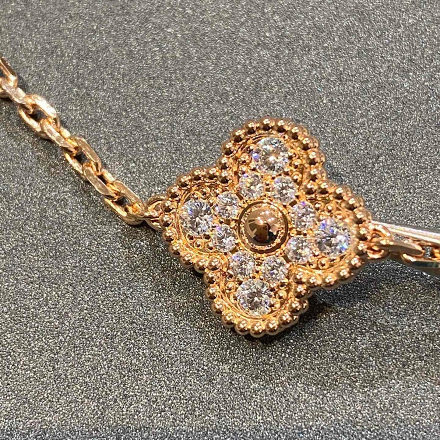 [Amore] CLOVER 5 MOTIF FULL DIAMOND BRACELET COLLECTION