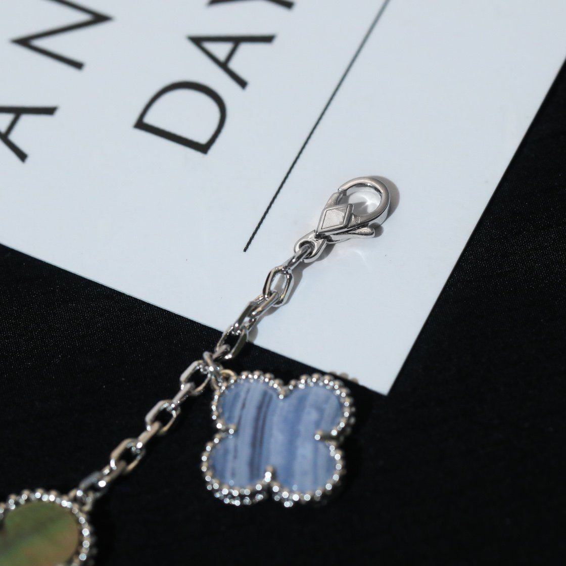 [Amore]CLOVER BRACELET 5 MOTIFS MOP CHALCEDONY SILVER