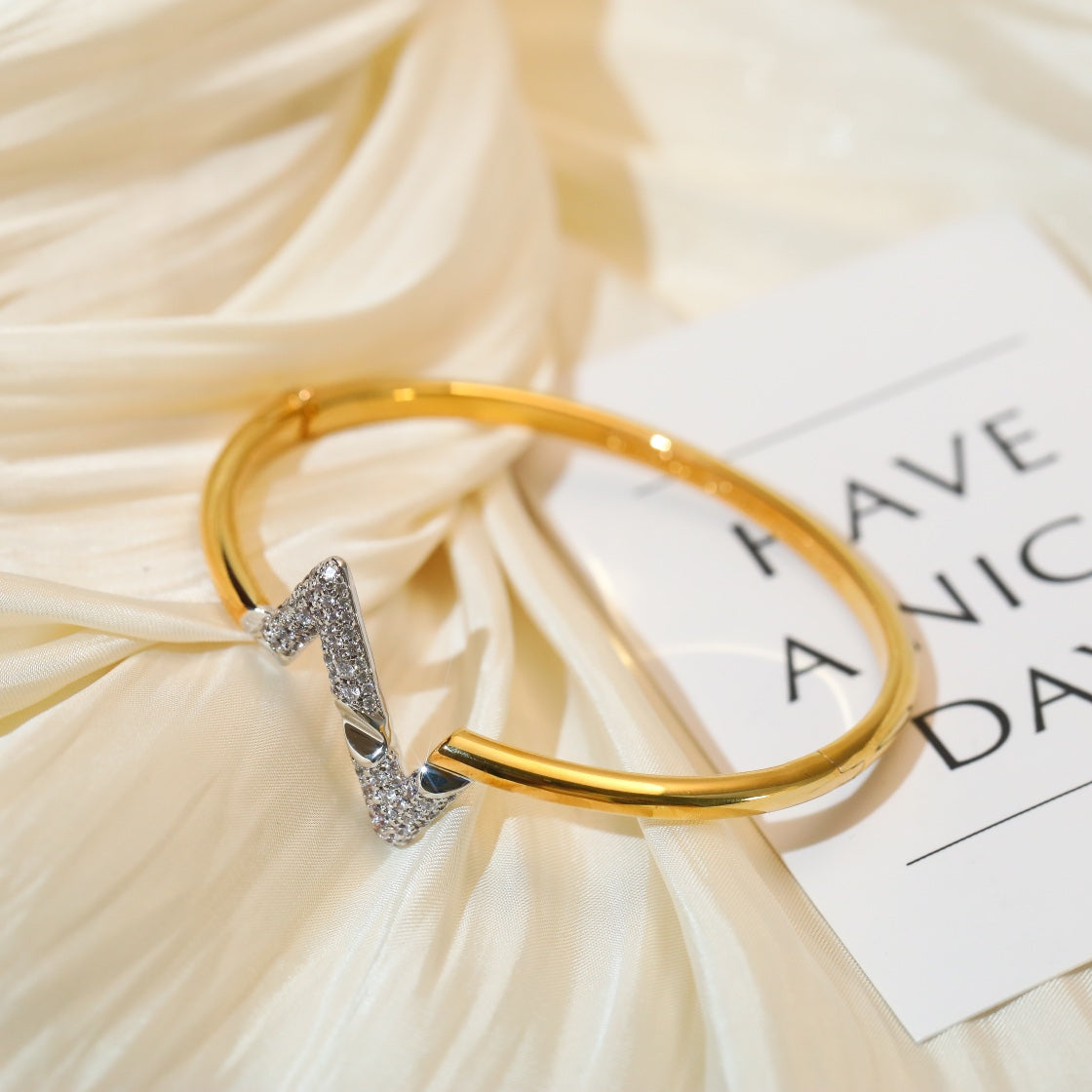 [Amore]VOLTE UPSITE DOWN GOLD DIAMOND BRACELET