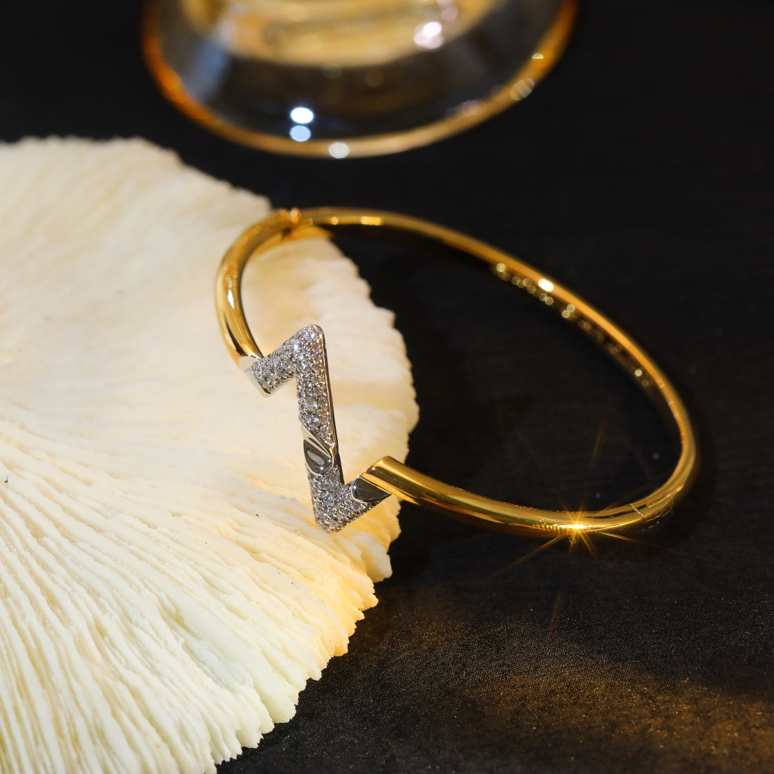 [Amore]VOLTE UPSITE DOWN GOLD DIAMOND BRACELET