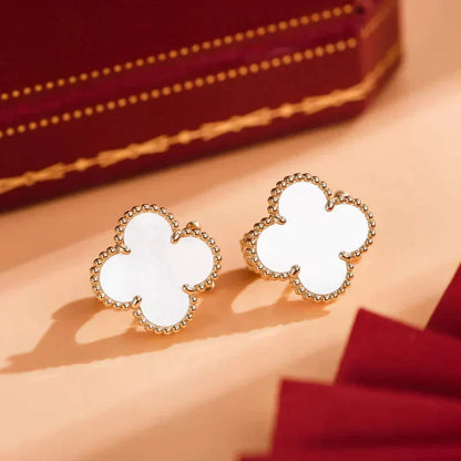 [Amore]CLOVER MEDIUM 1 MOTIFS  WHITE MOP STUD EARRINGS
