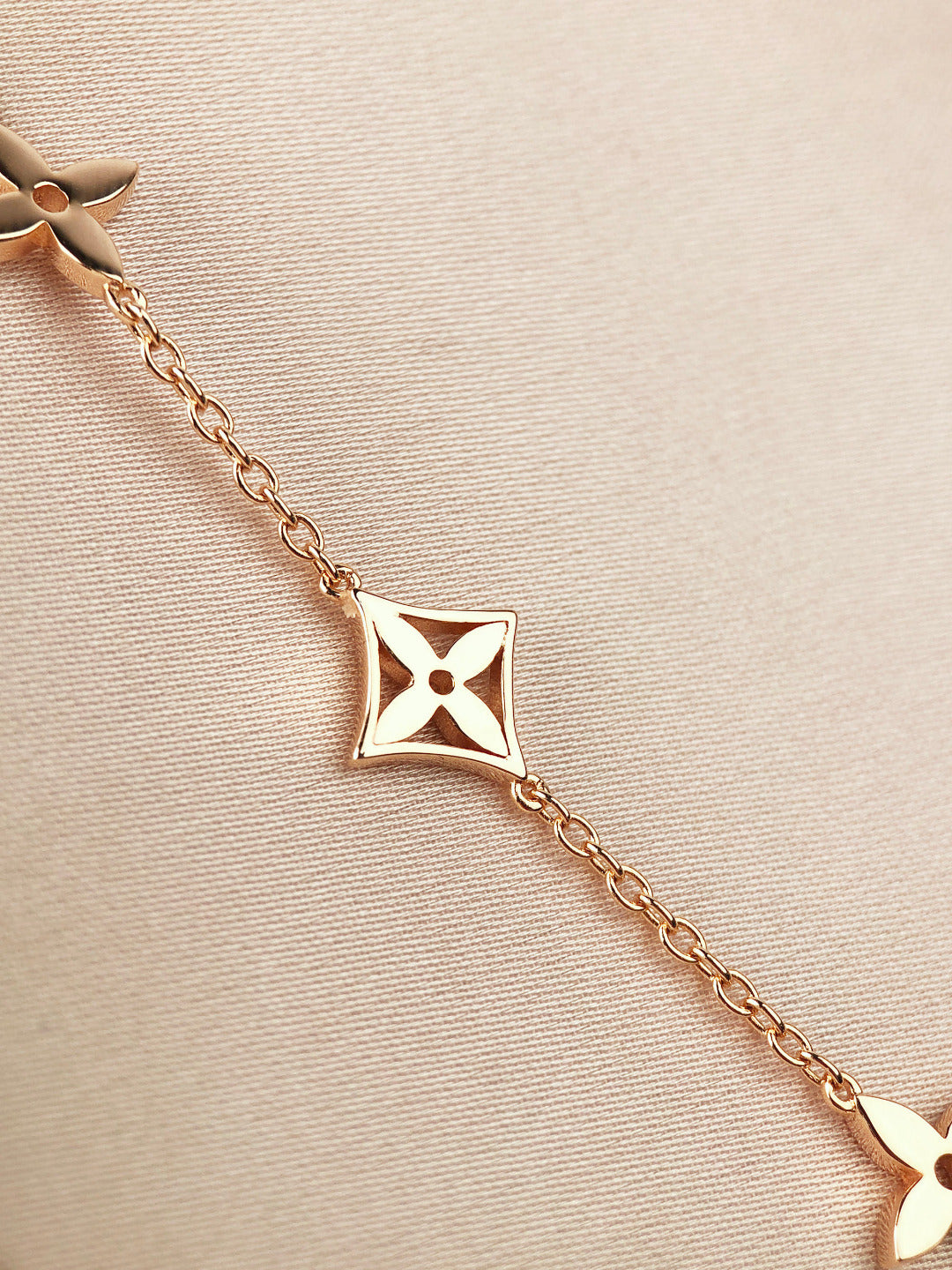 [Amore]STAR AND SUN 7 MOTIFS GOLD BRACELET