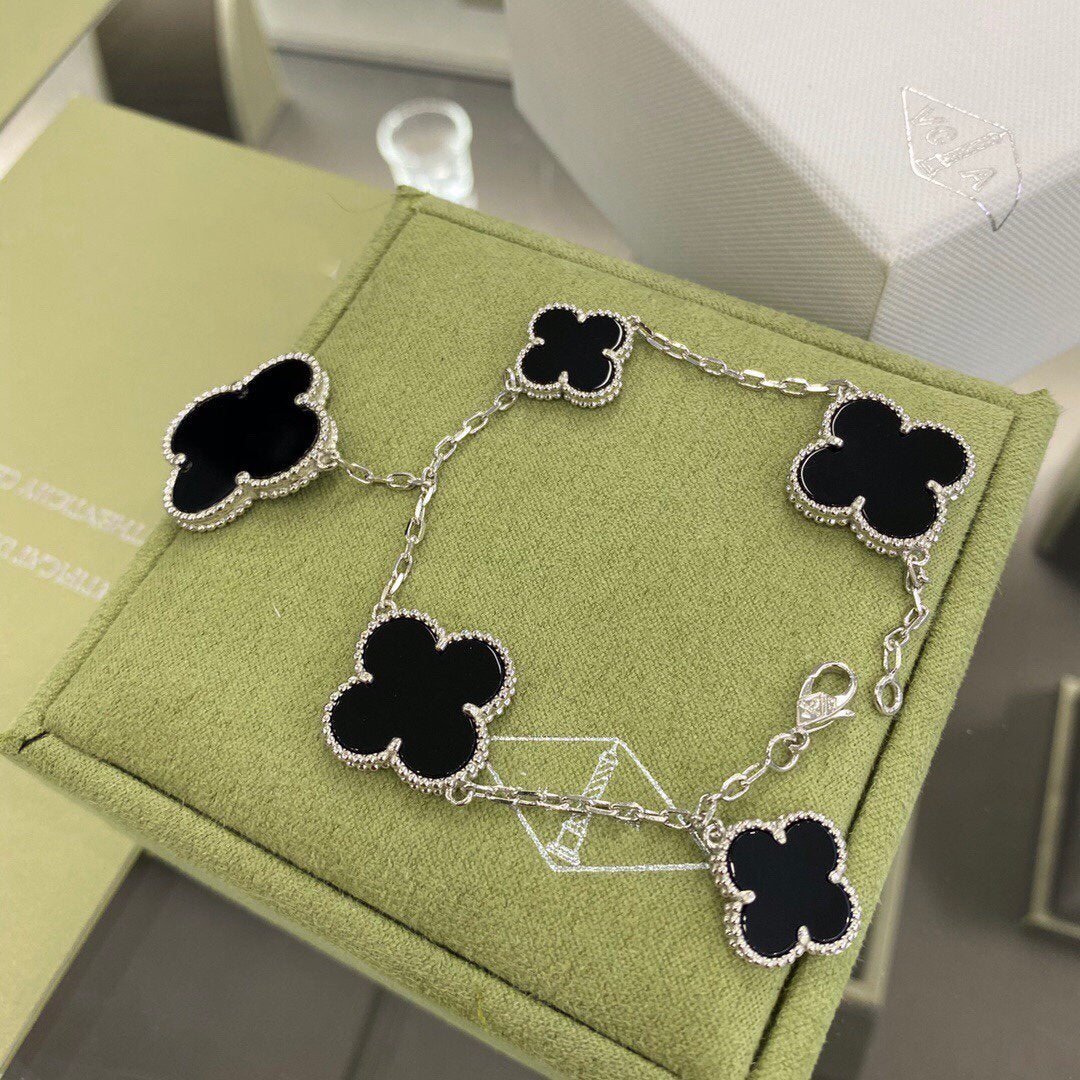 [Amore]CLOVER 5 MOTIFS SIVLER ONYX BRACELET