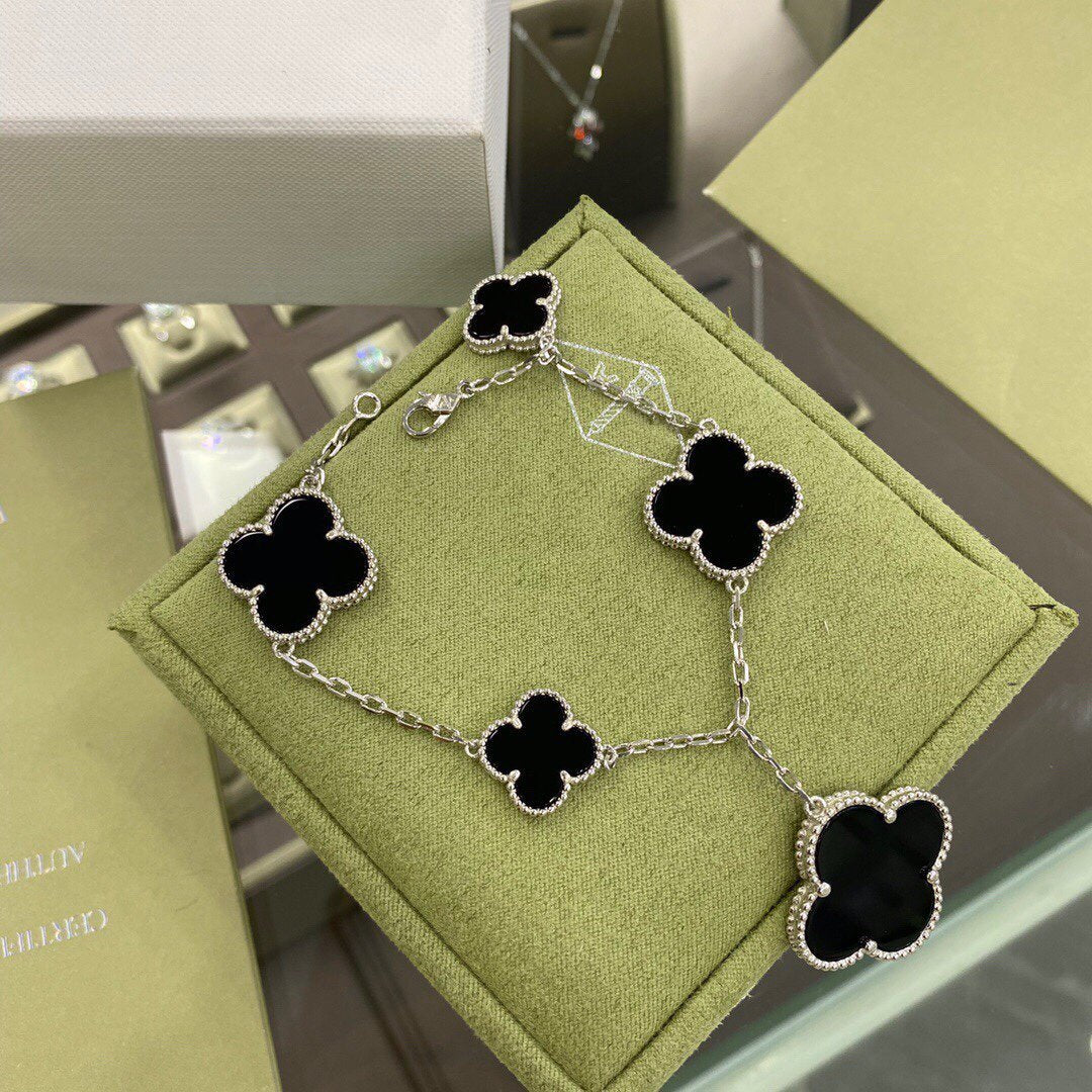 [Amore]CLOVER 5 MOTIFS SIVLER ONYX BRACELET