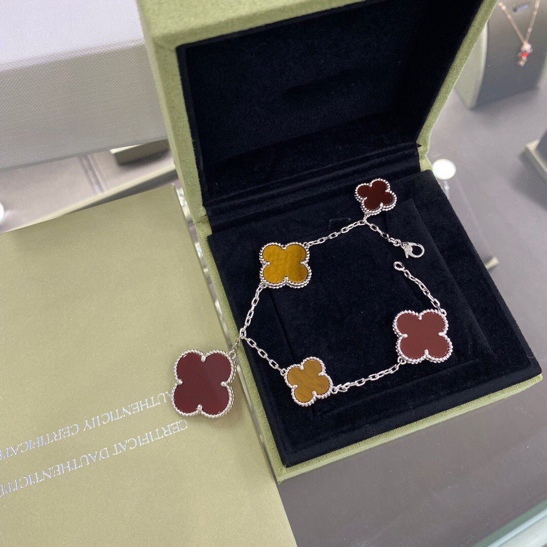 [Amore]CLOVER 5 MOTIFS SIVLER CARNELIAN TIGER EYE BRACELET