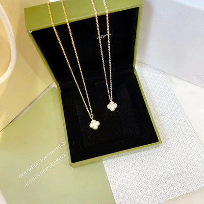 [Amore]CLOVER MINI 9.5MM WHITE MOTHER-OF-PEARL NECKLACE