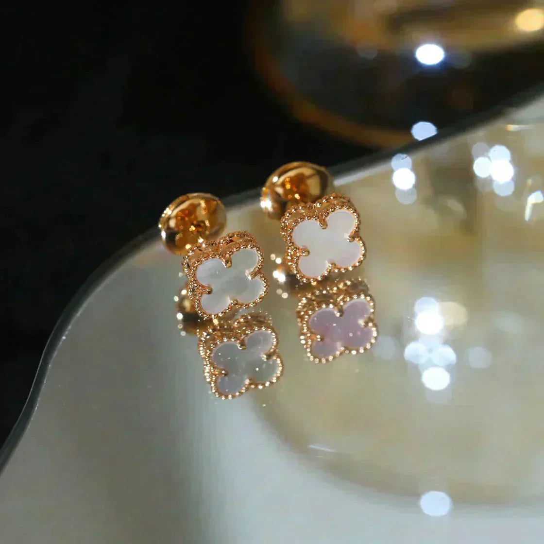 [Amore]CLOVER MINI 9.5MM WHITE MOP EARRINGS