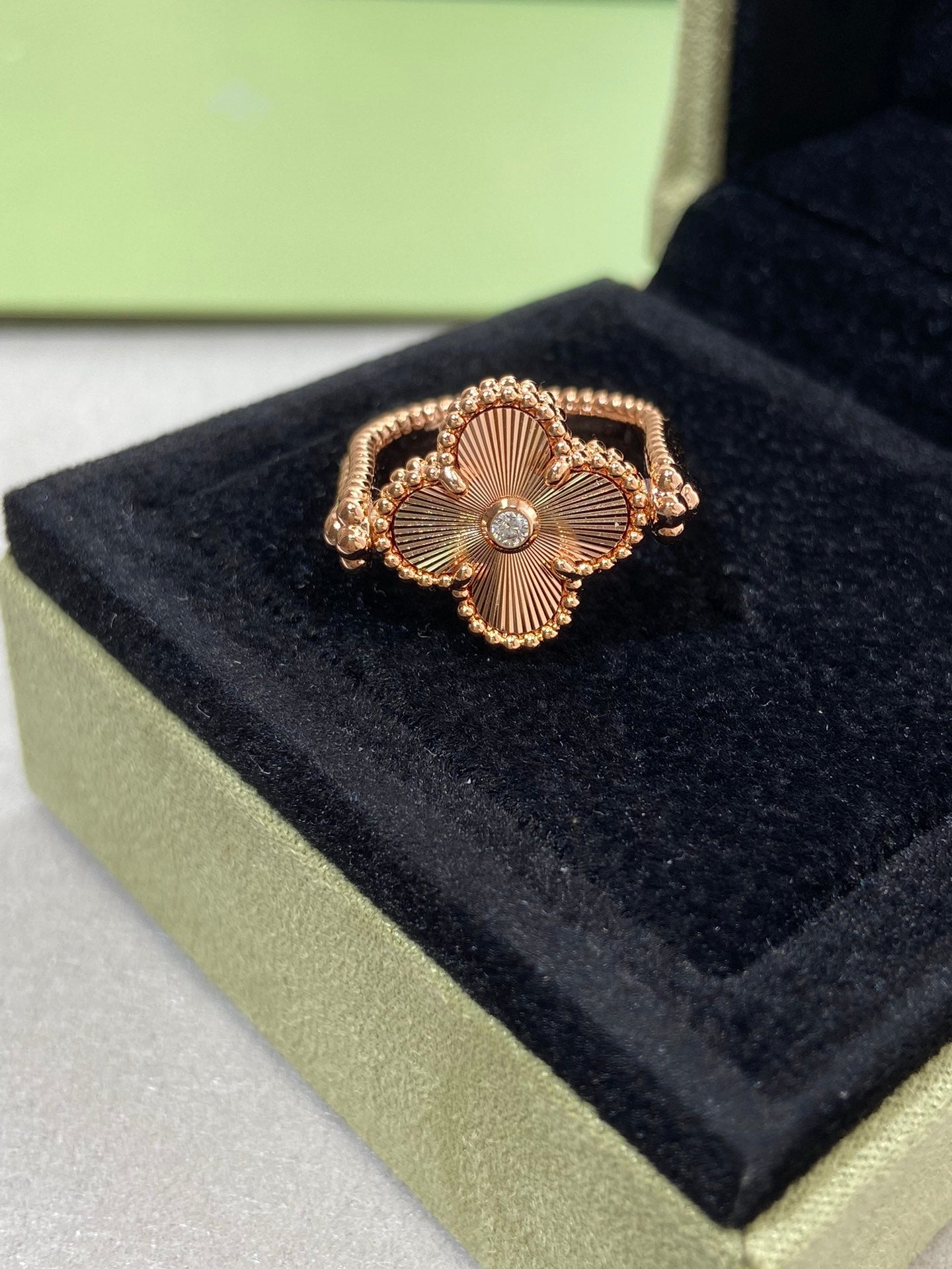 [Amore]CLOVER RIVERSIBLE ROSE GOLD RING