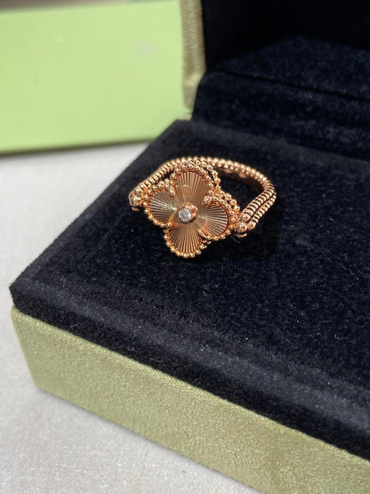 [Amore]CLOVER RIVERSIBLE PINK GOLD RING