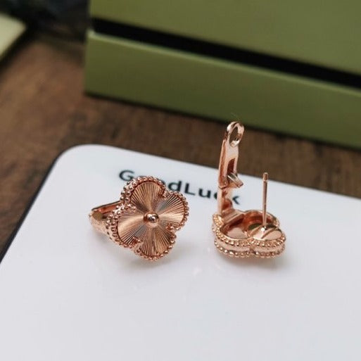 [Amore]CLOVER MEDIUM STUD EARRINGS