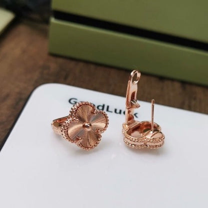 [Amore]CLOVER MEDIUM STUD EARRINGS